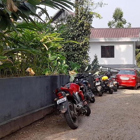 Le Farmhouse Munnar Anachal Ngoại thất bức ảnh